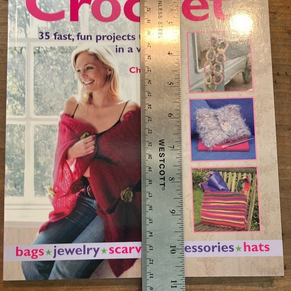 Book: Quick Crochet by Chrissie Day - 35 fast fun weekend projects - Picture 15 of 16